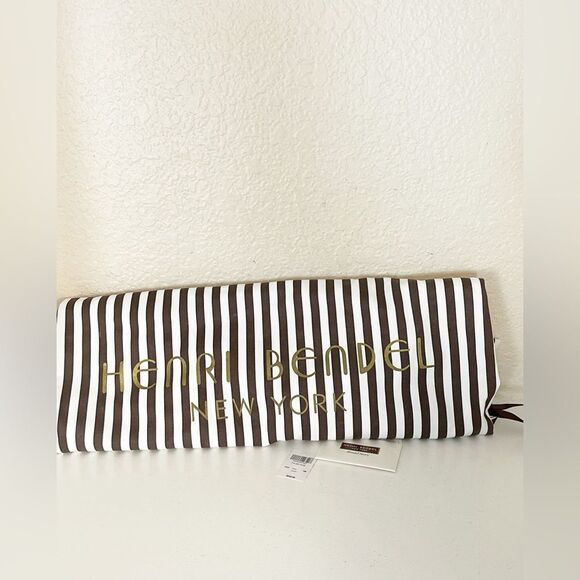 Henri Bendel Black Quilted Laptop Bag with chain handles - Picture 9 of 16